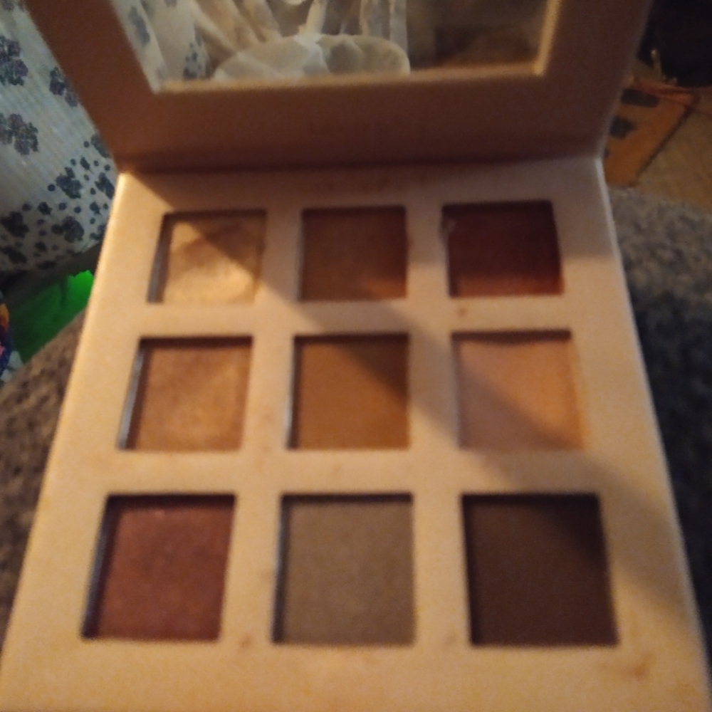 Eyeshadow palette